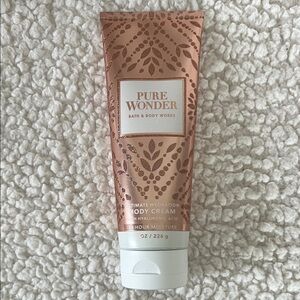 Bath & Body Works Pure Wonder Ultimate Hydration Body Cream - 8 ounce
